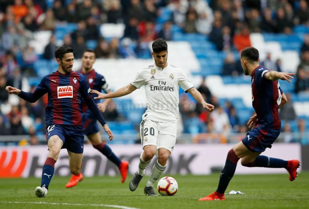 意大利逆转哥伦比亚,本泽马一己之力扛起全队的简单介绍 意大利逆转哥伦比亚,本泽马一己之力扛起全队的简单介绍