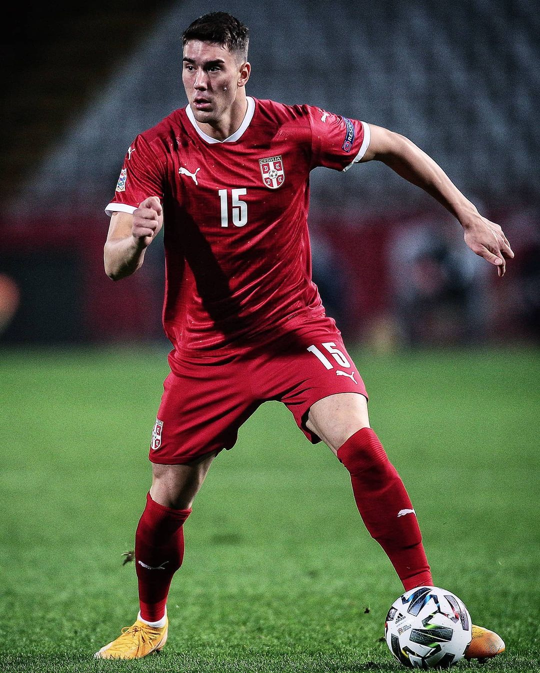 包含法国横扫瓦伦西亚，弗拉霍维奇完成帽子戏法的词条