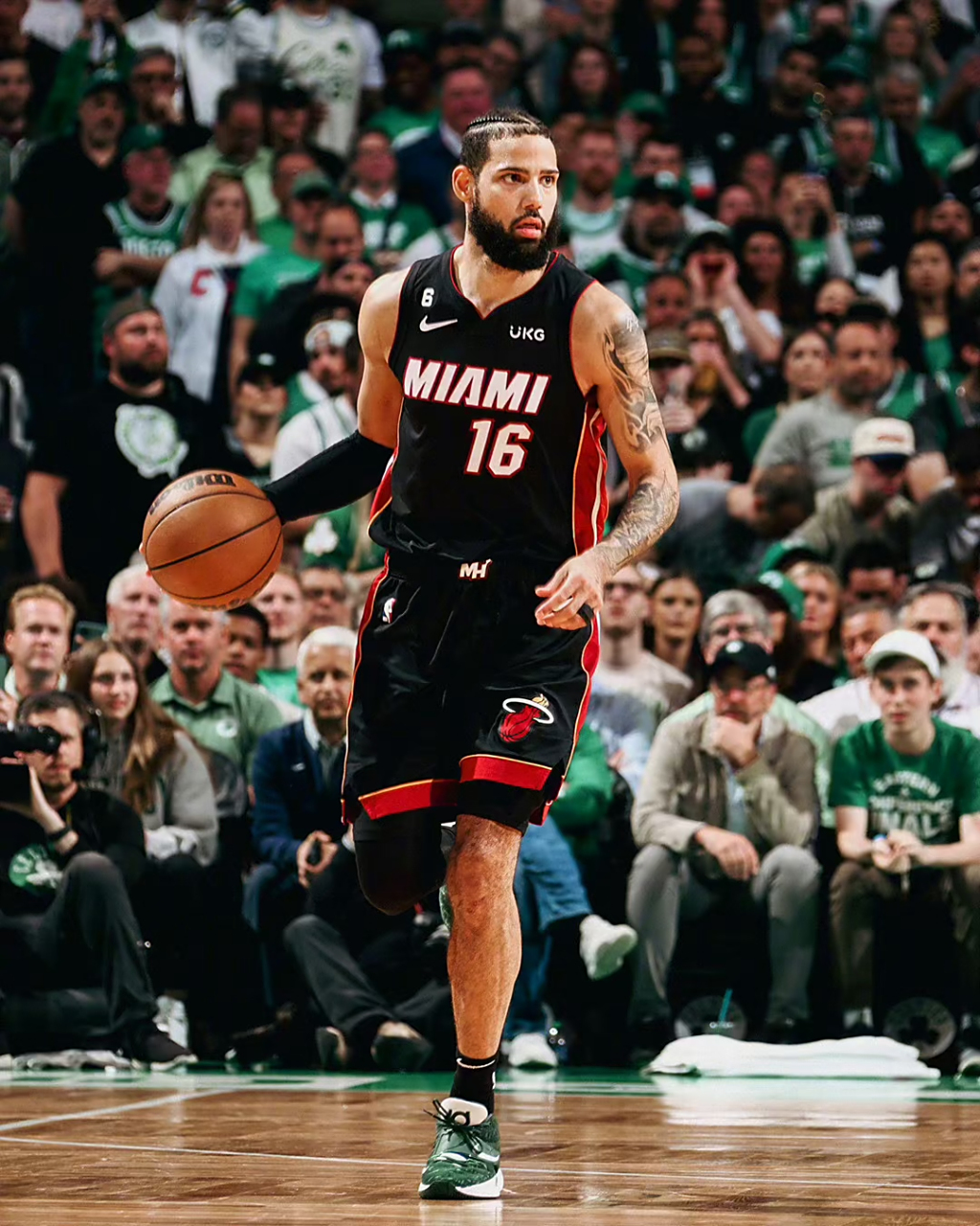 包含热火绝杀凯尔特人，麦科勒姆绝境逆转的词条