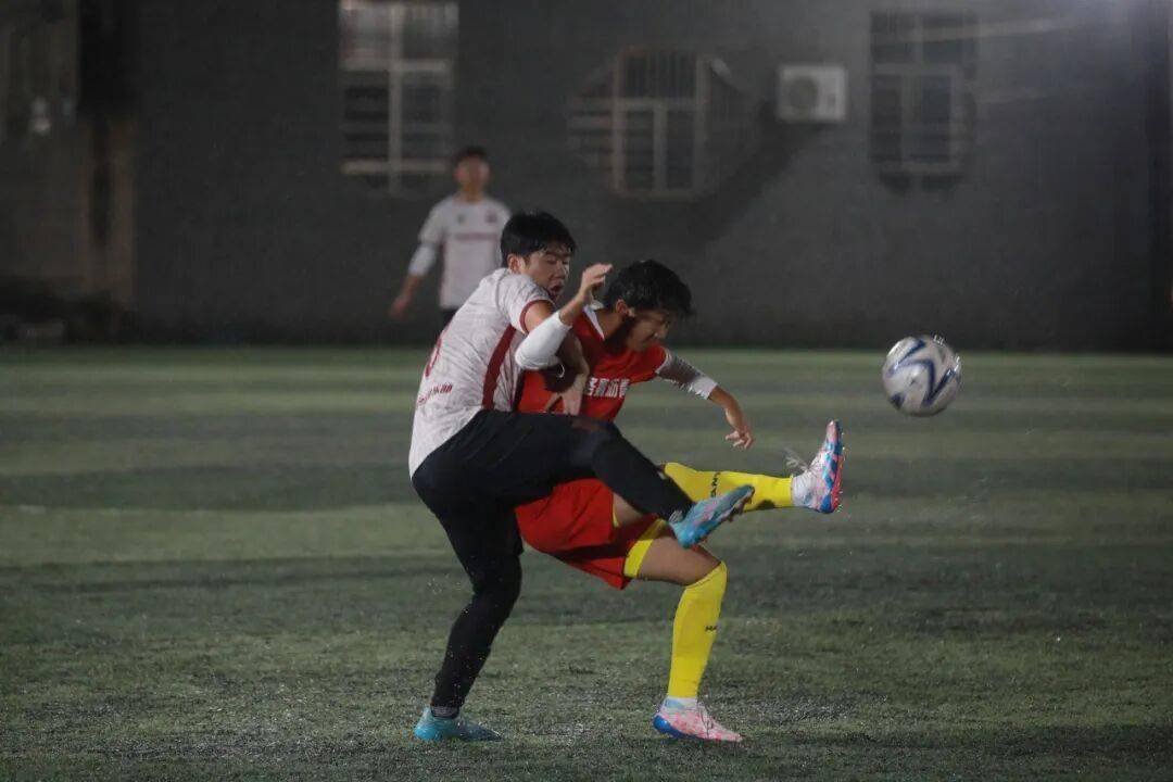 绿茵场上的热血激战，引爆赛场狂欢的简单介绍