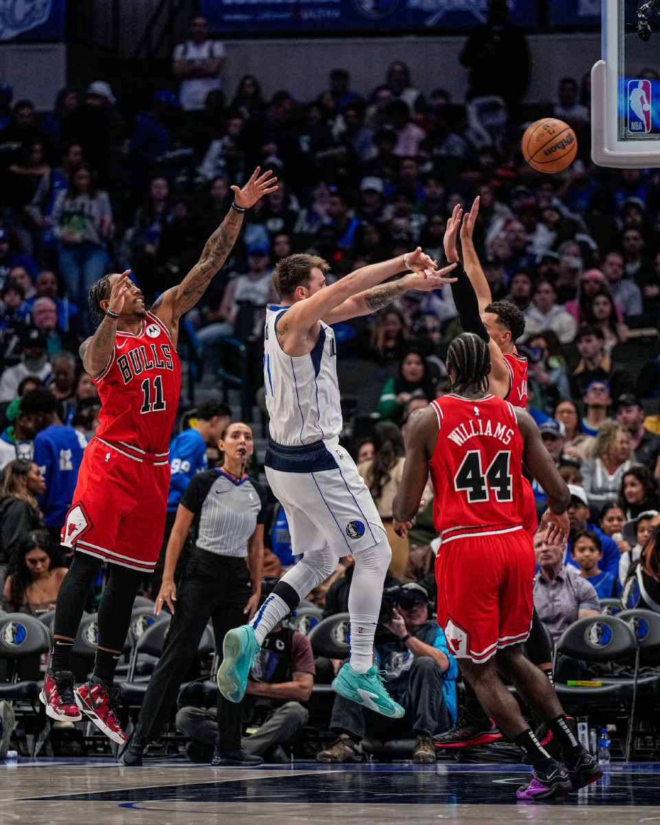 包含国王力克活塞连胜提升，西部劲旅力争晋级名额的词条