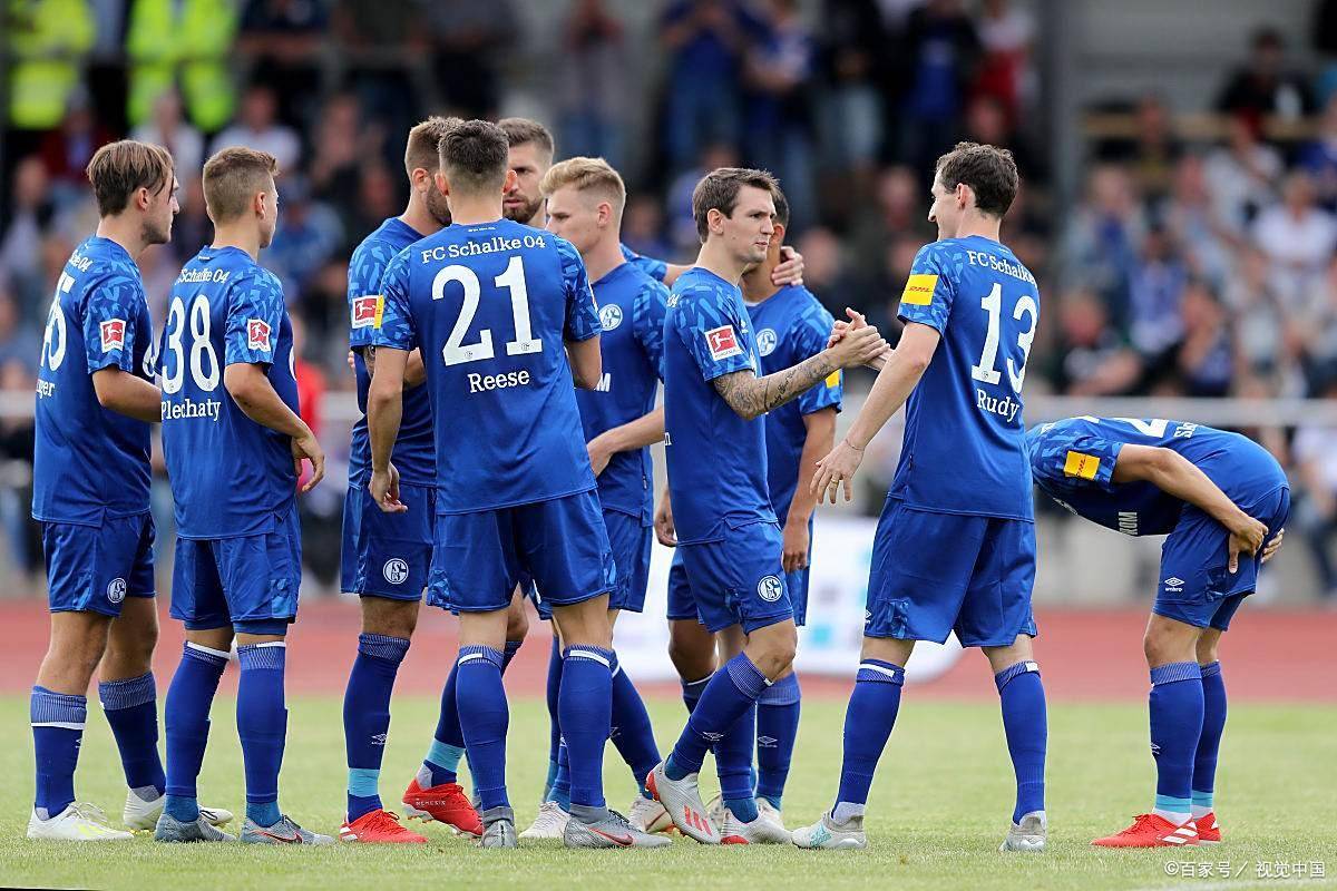 沙尔克客场遭遇逆转，防守漏洞明显的简单介绍