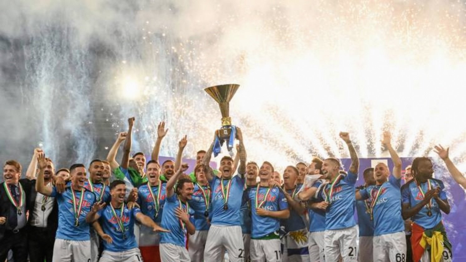 包含那不勒斯客场战胜乌迪内斯，豪取三分的词条