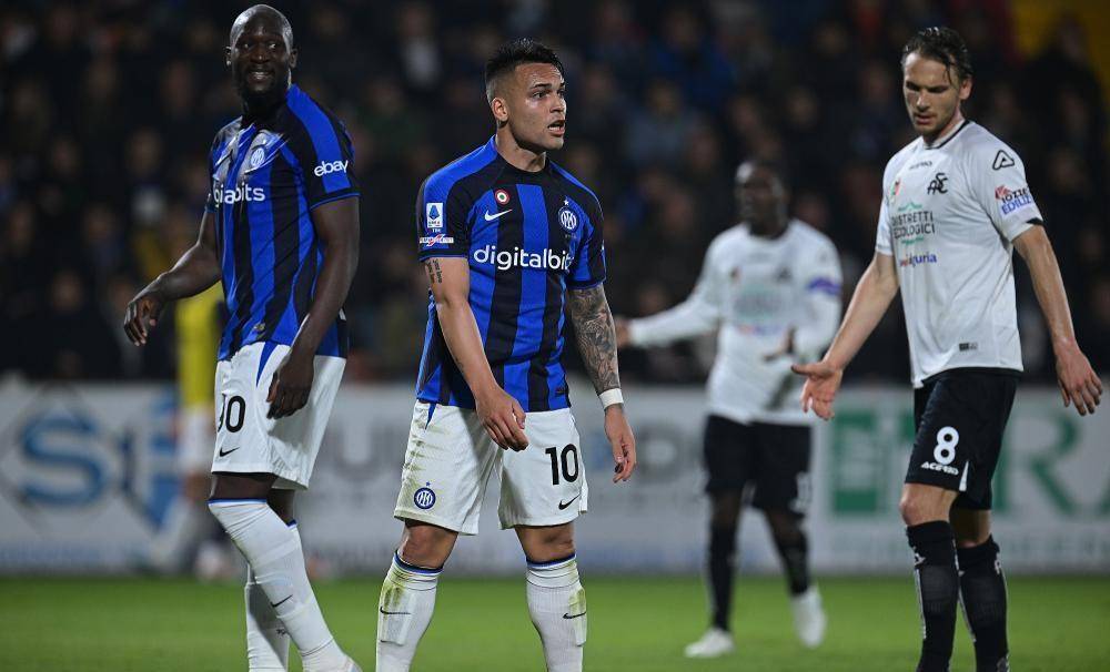 关于皇買慶胜國際米蘭，晉升歐戰的信息