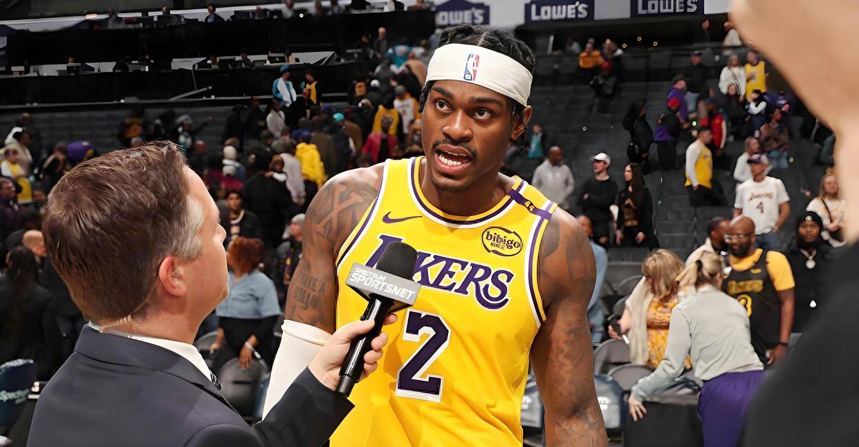 湖人全队表现惊艳,备战关键比赛 湖人全队表现惊艳,备战关键比赛