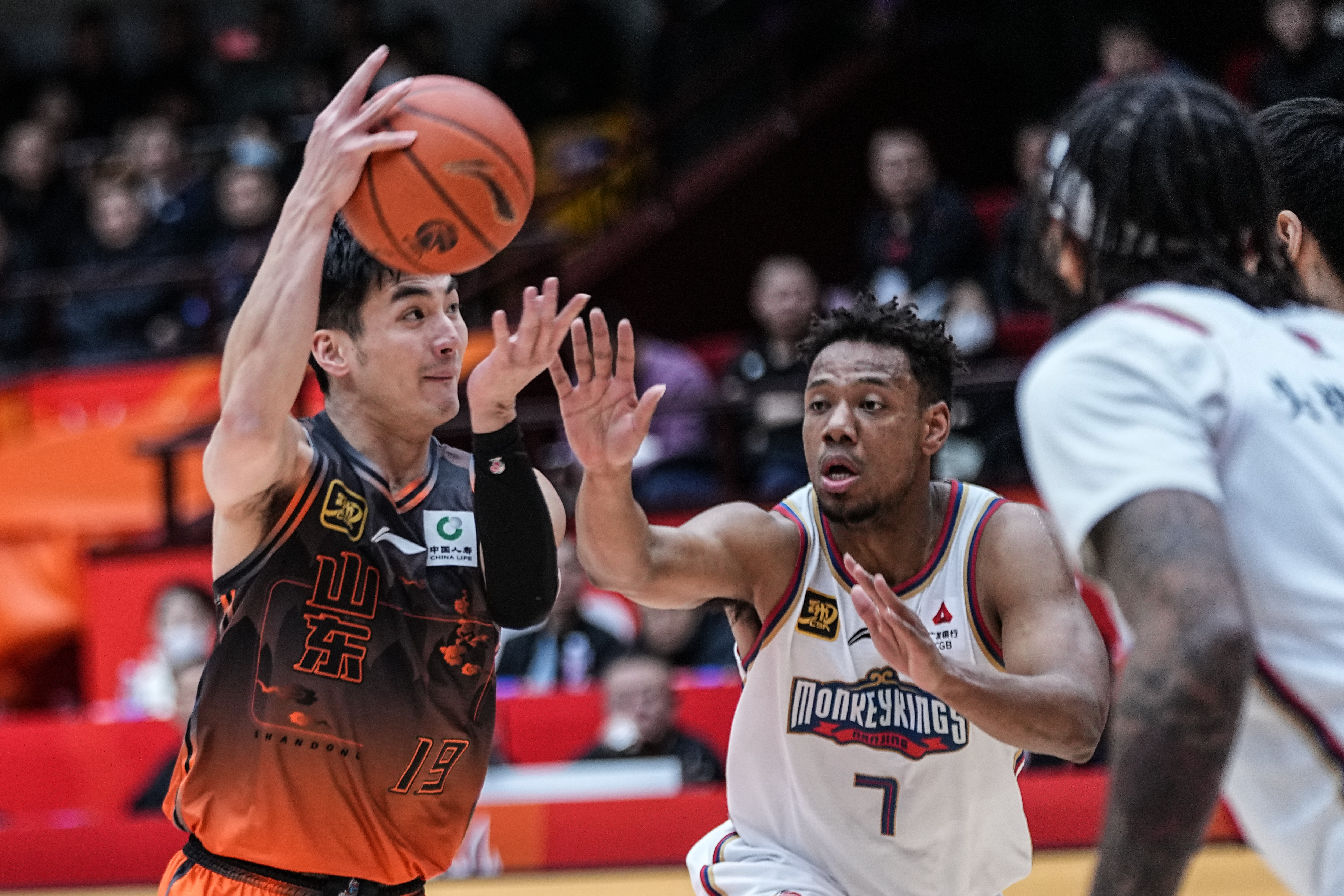 开云体育入口-江苏男篮客场负于广东队，遭遇两连败