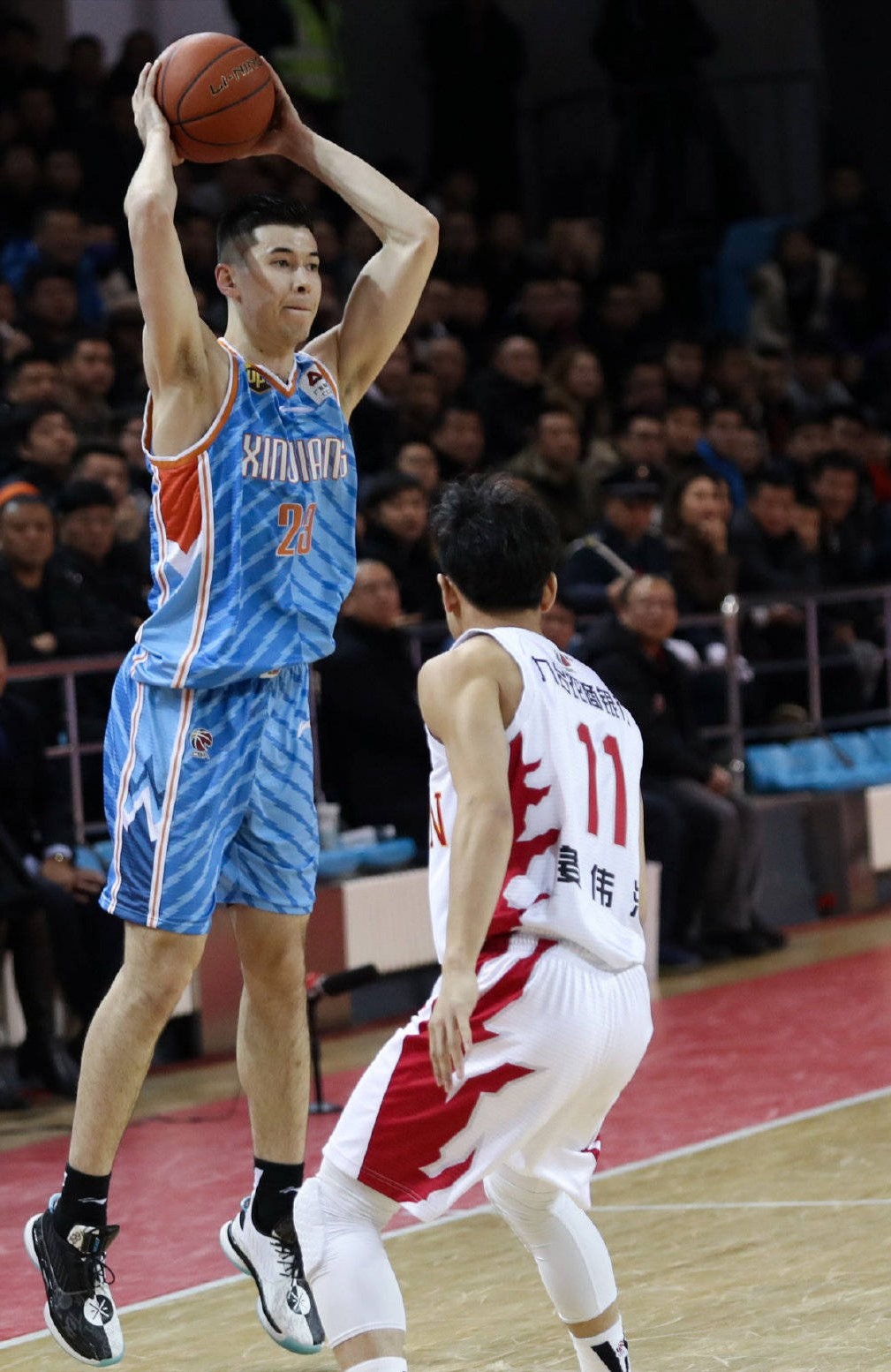 新疆队碾压青岛队,武切维奇惊艳四座的简单介绍 新疆队碾压青岛队,武切维奇惊艳四座的简单介绍