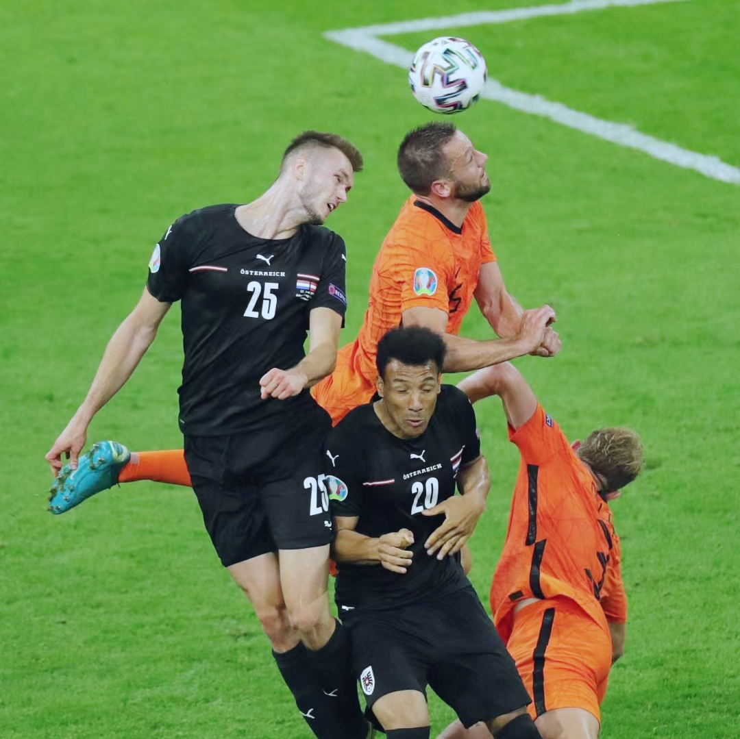 法国队完胜波兰队，梁靖崑统治全场的简单介绍