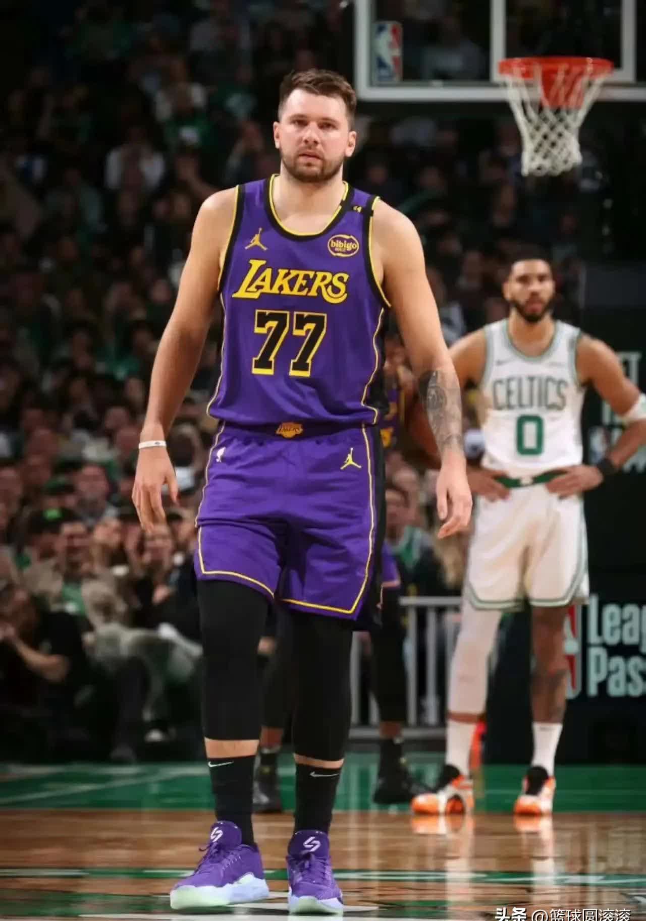 包含新疆队鏖战凯尔特人，东契奇统治全场的词条