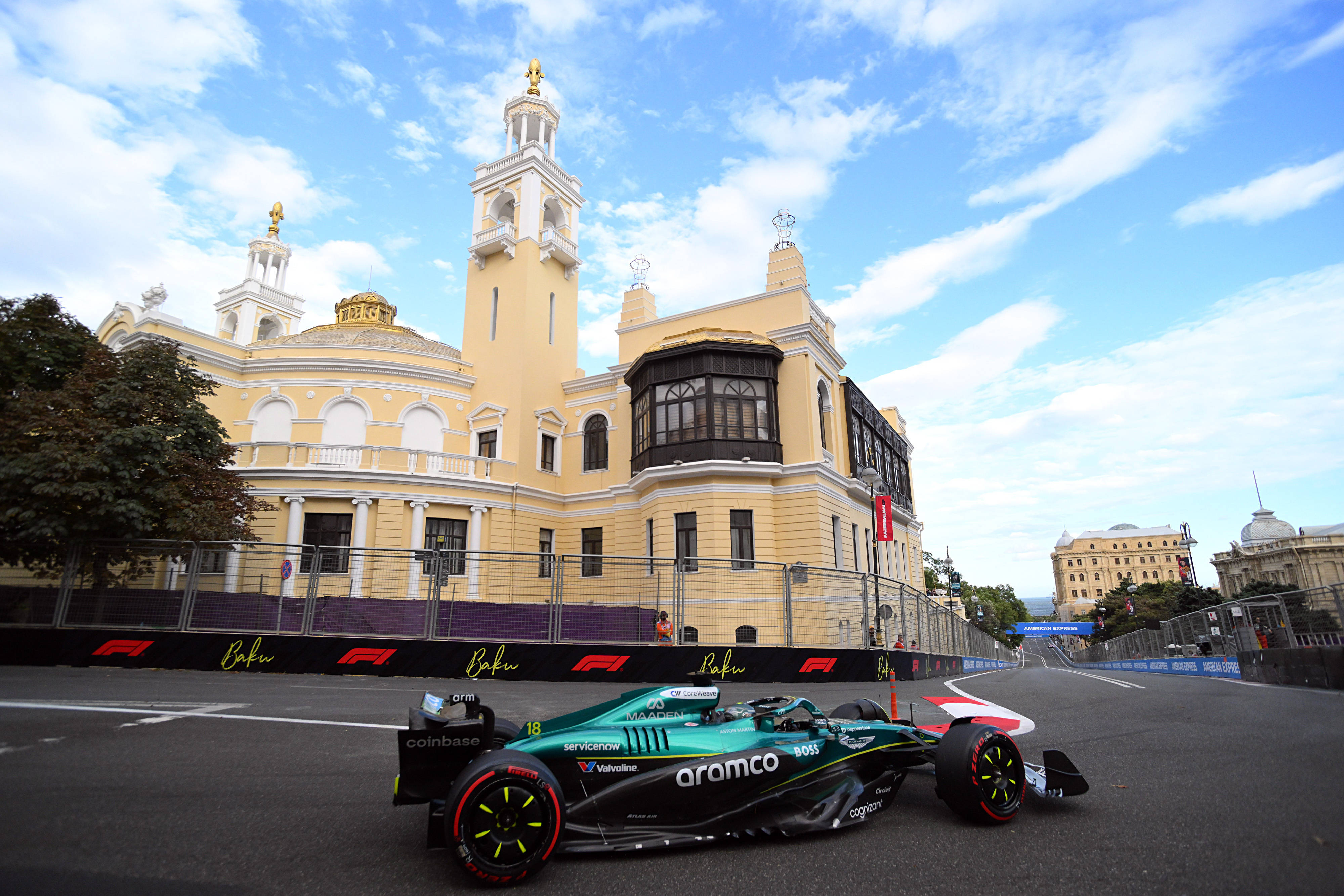 阿斯顿马丁轻取威廉姆斯，汉密尔顿惊艳四座的简单介绍