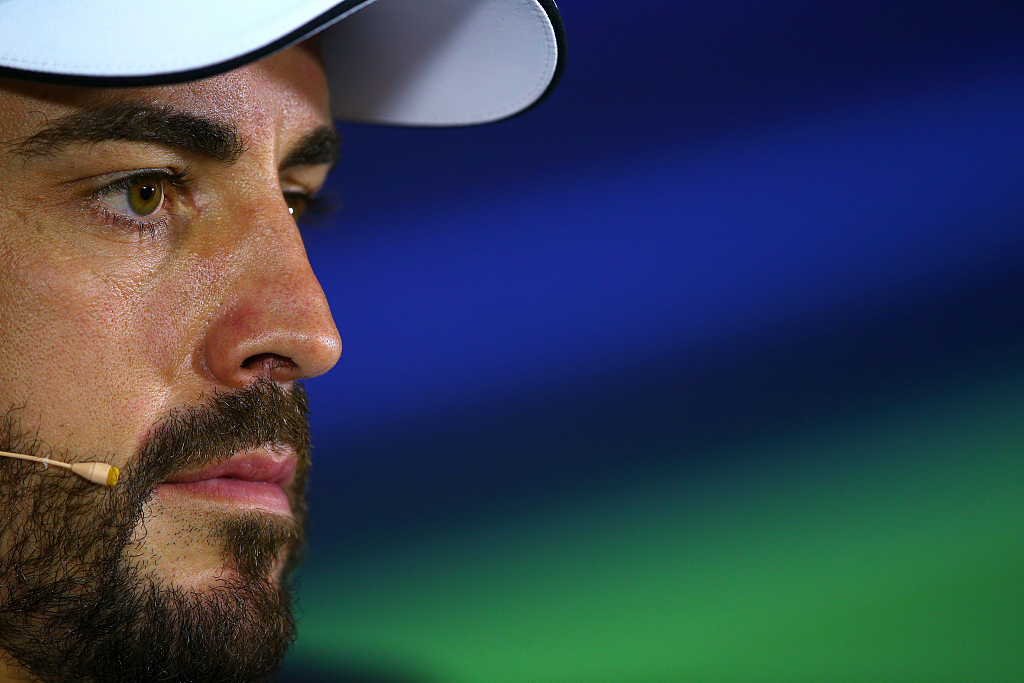 红牛二队绝杀迈凯伦，阿隆索关键制胜的简单介绍