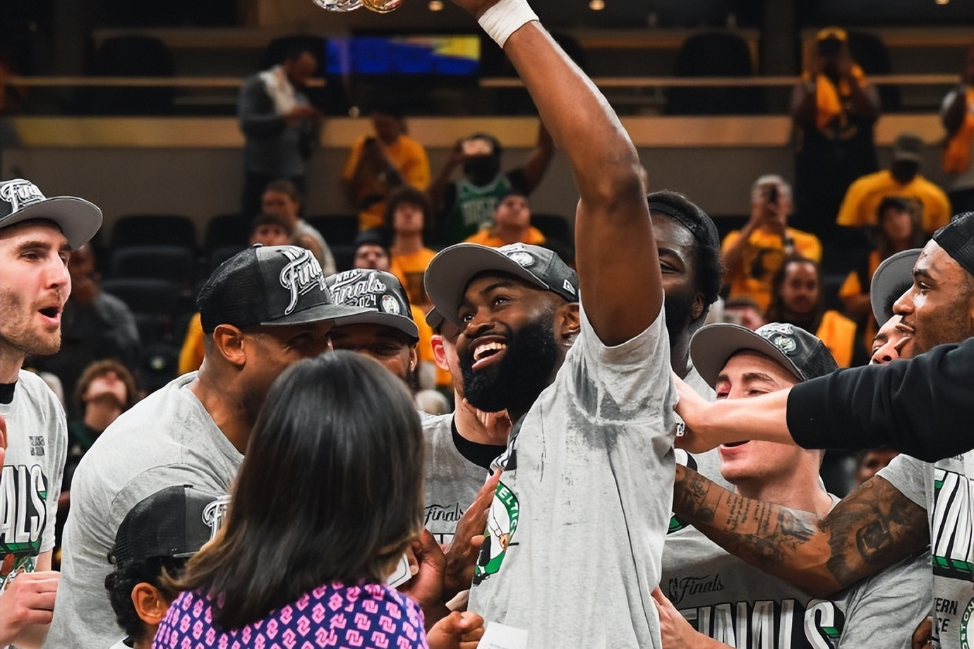 凯尔特人横扫辽宁队,拉文高光表现的简单介绍 凯尔特人横扫辽宁队,拉文高光表现的简单介绍