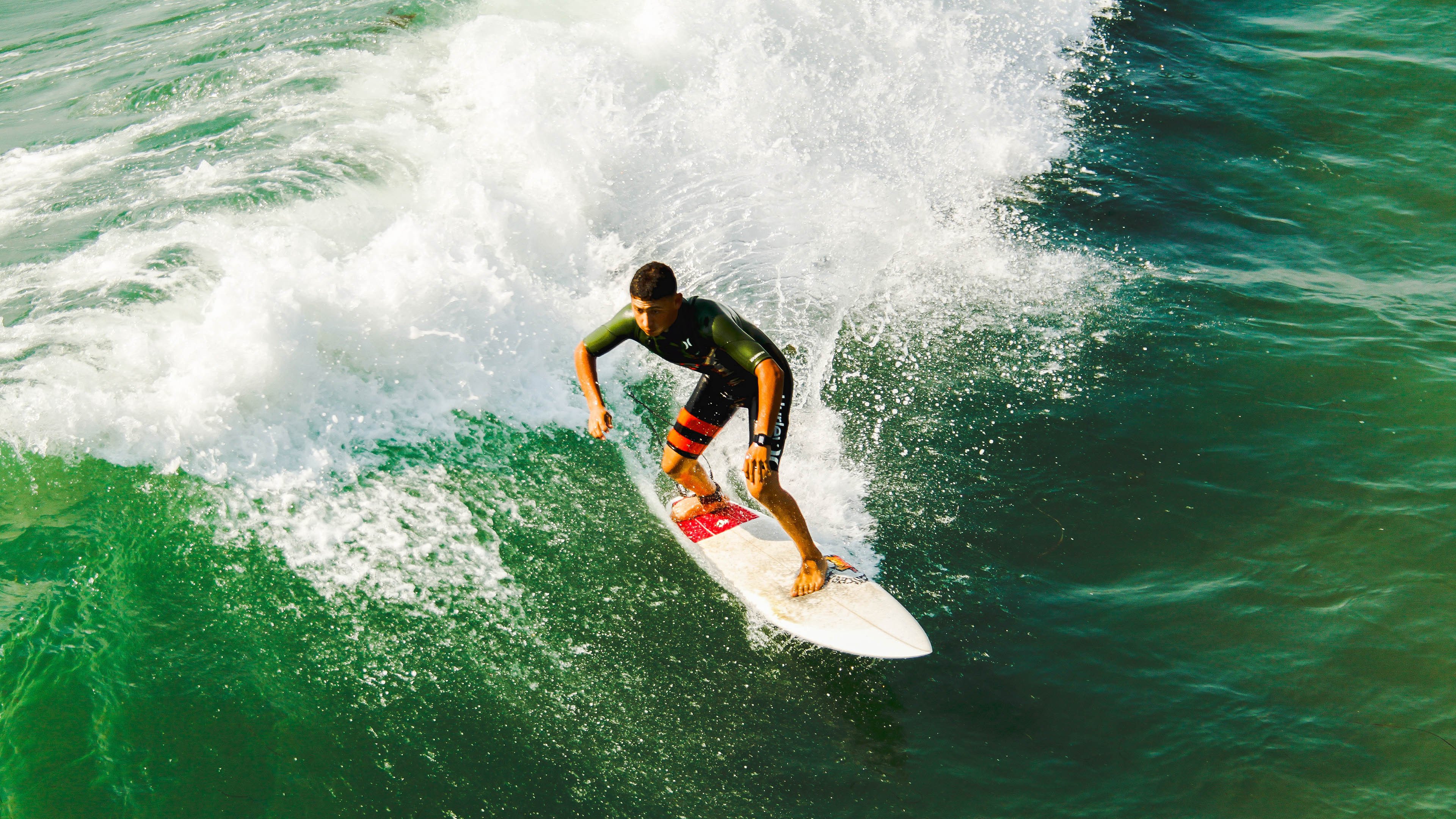 赛道与球场,当F1争冠焦点遇上浙江队的加时奇迹