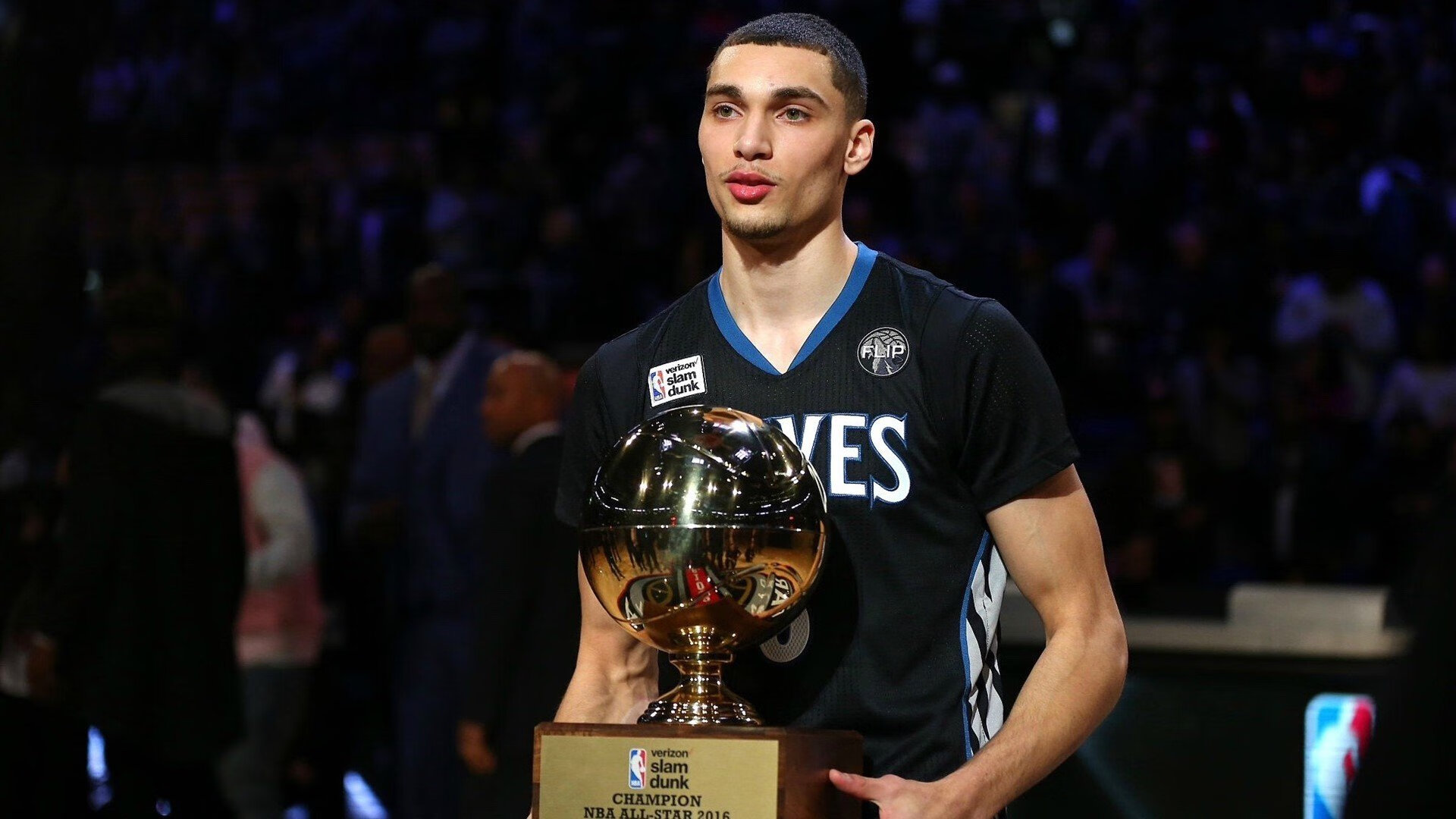 欧冠半决赛之夜,塔图姆状态火热,当绿茵场与篮球场的光芒交相辉映